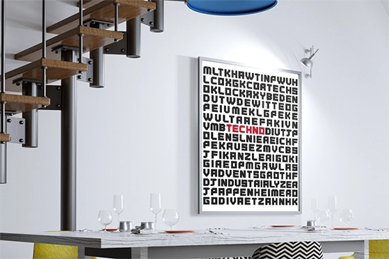 Techno Plakat hängt in Wohnzimmer
